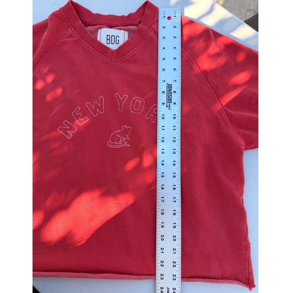 BDG Urban Outfitters Red New York Rat Graphic Short Sleeve Sweatshirt Streetwear - Picture 7 of 8